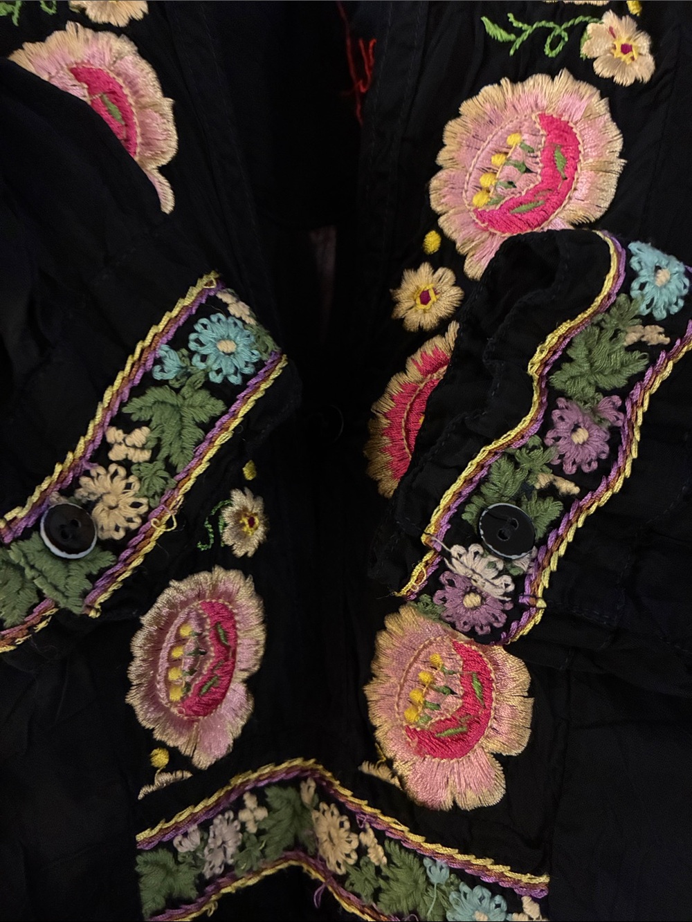 Johnny Was Black Rayon Embroidered Floral Logo Blouse Size Medium - Picture 4 of 11